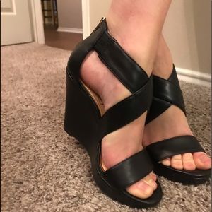Jessica Simpson Black Wedge Heels